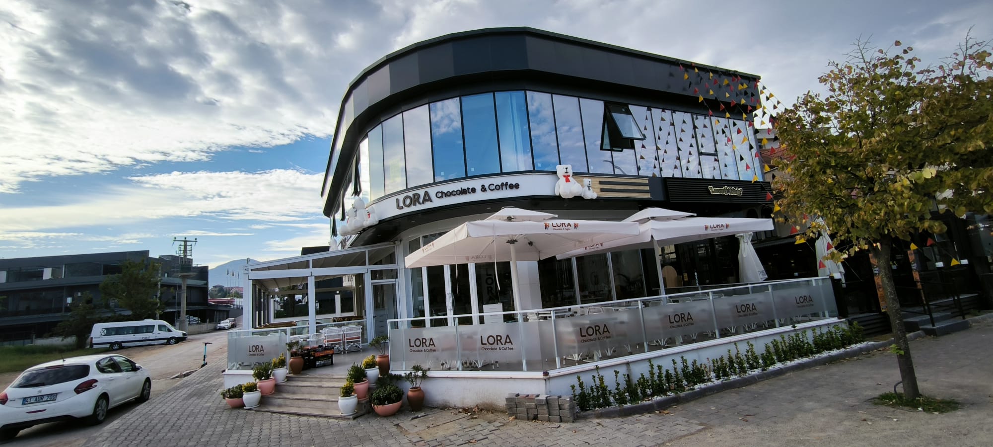 Lora Çikolata & Kahve Başiskele Sahil
